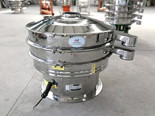 使用一些耐腐蝕、需要干凈的使用環境,比如食品、化工行業,可分為圓形篩、方型篩、滾筒篩等多種型號